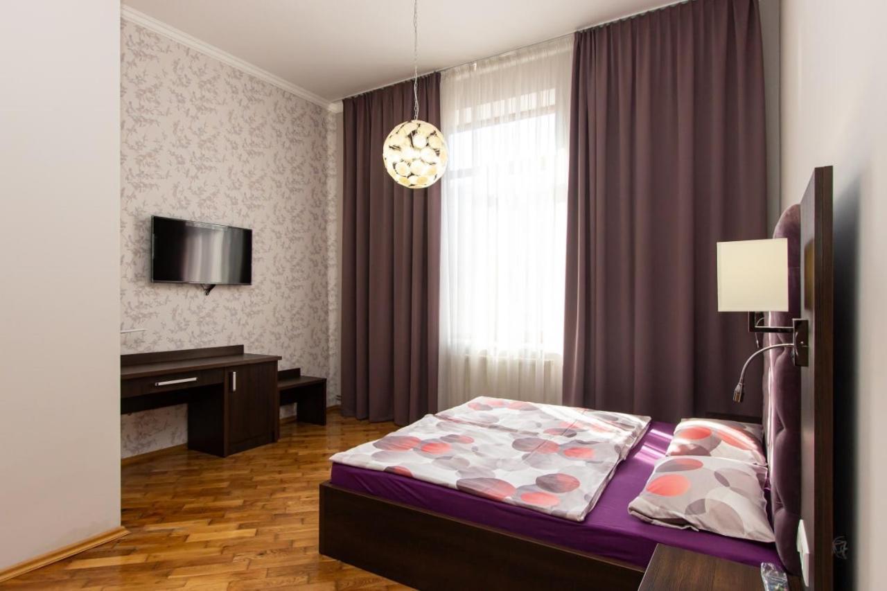 Апартаменти В Центрі Міста İvano-Frankivsk Dış mekan fotoğraf